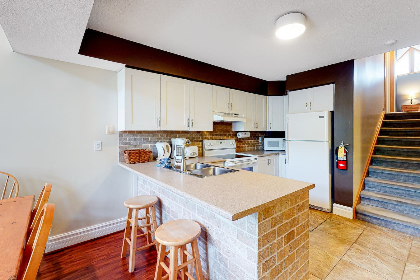 Mountain Retreat | Hillside & Mins to BM Village | Photo 9