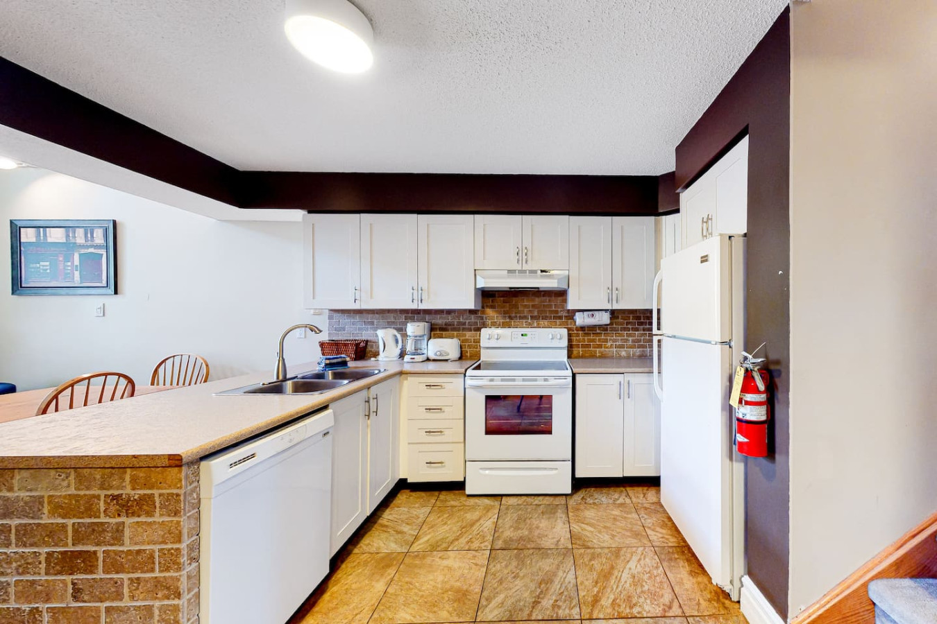 Mountain Retreat | Hillside & Mins to BM Village | Photo 8