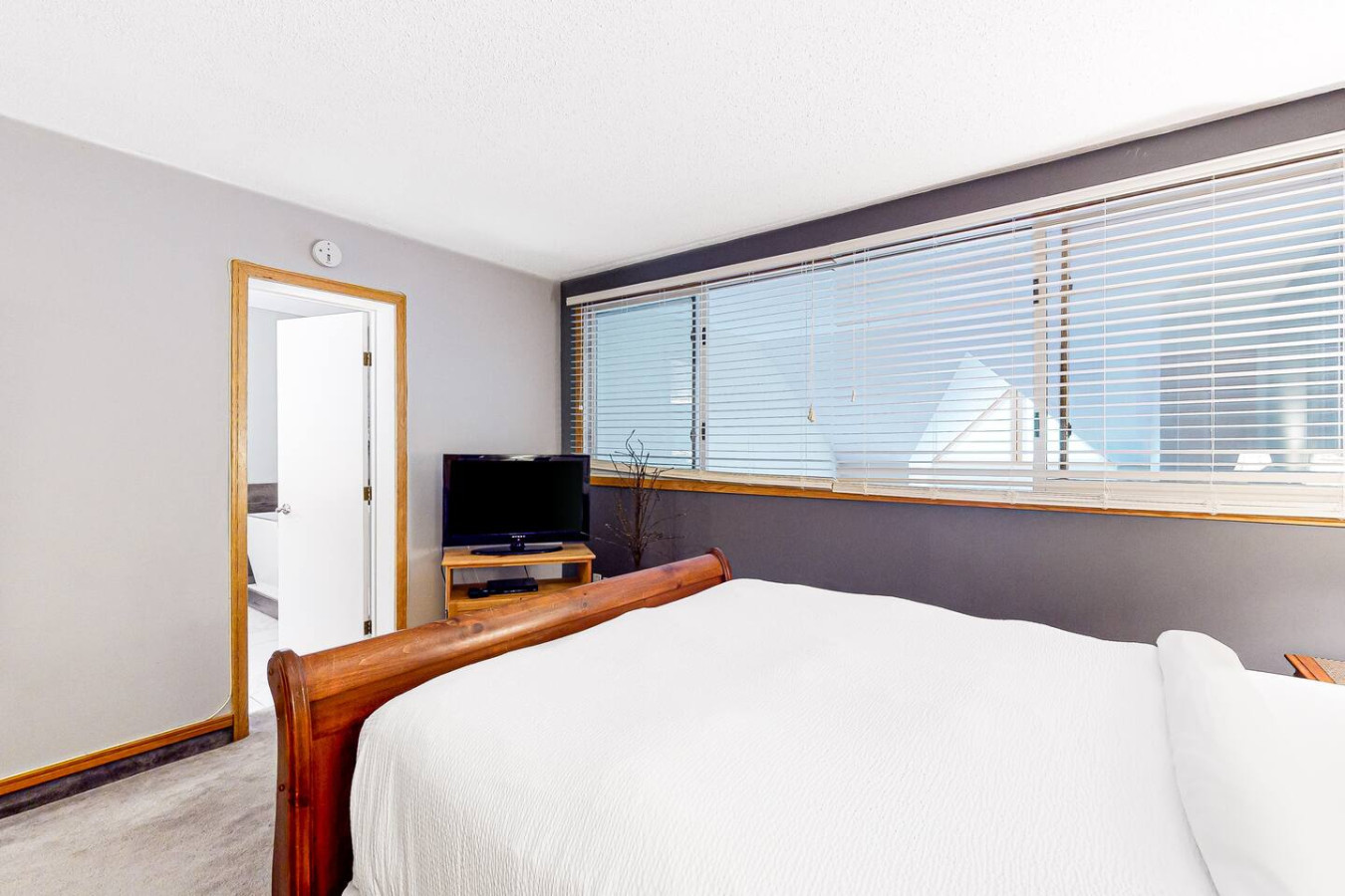 Mountain Retreat | Hillside & Mins to BM Village | Photo 14