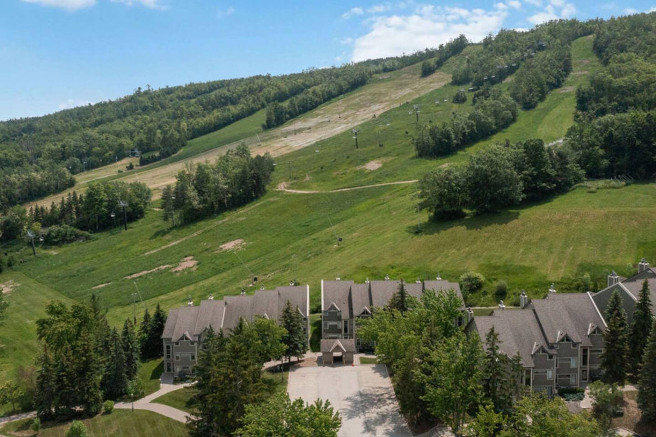 Bright 2BDR Condo - Ski Hill Views | Photo 4