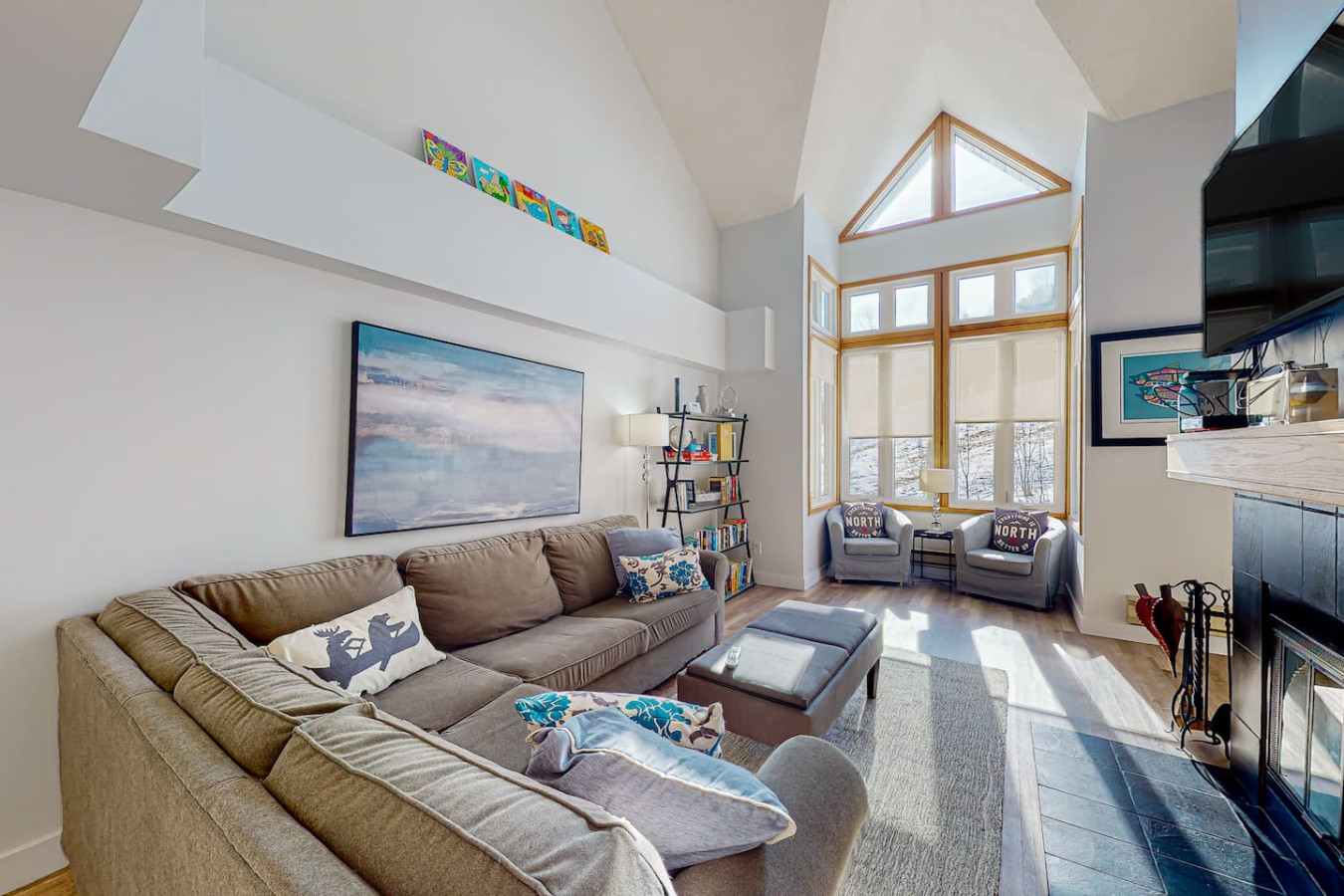 Bright 2BDR Condo - Ski Hill Views