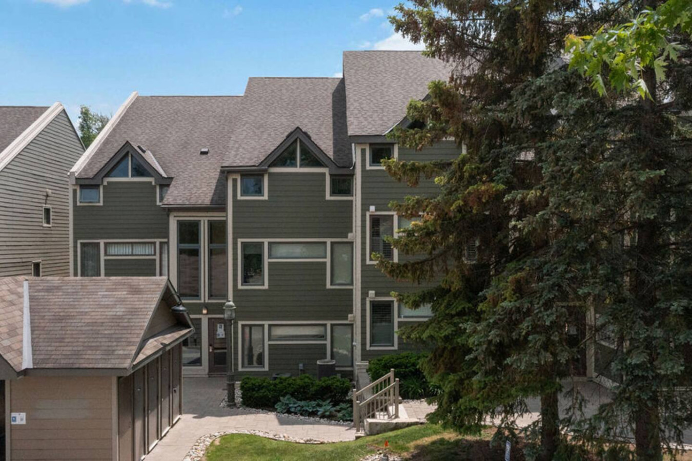 Bright 2BDR Condo - Ski Hill Views | Photo 23