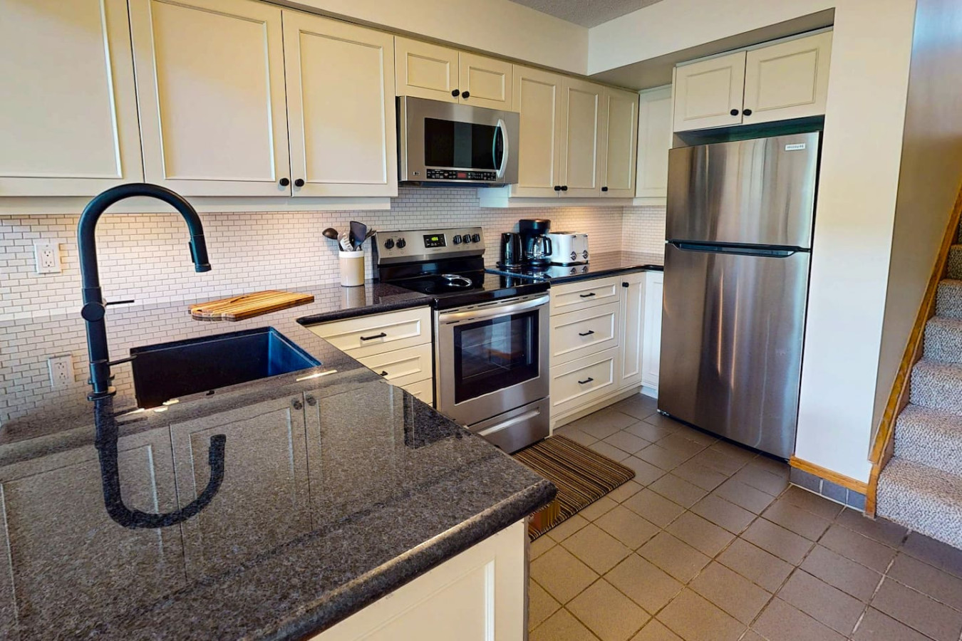 Spacious Mountain Home, Mins to BM Village! | Photo 10