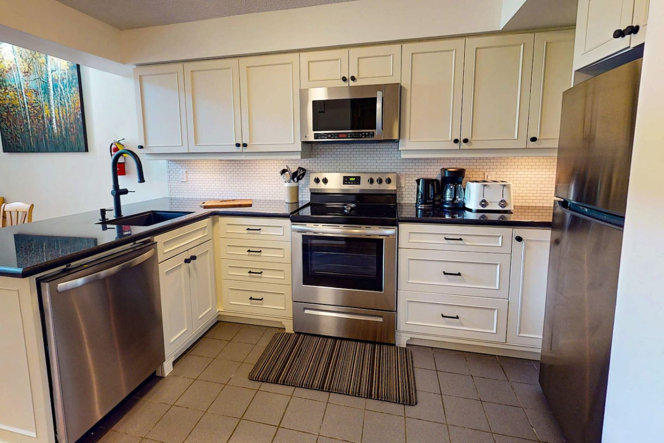 Spacious Mountain Home, Mins to BM Village! | Photo 2