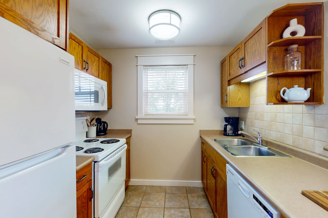 Summit Sanctuary: 18th Green Views & Summer Pool | Photo 2