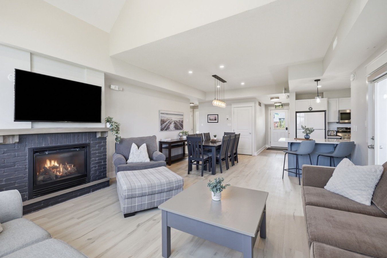 21-web-or-mls-125 Fairway Crt Unit 228-21
