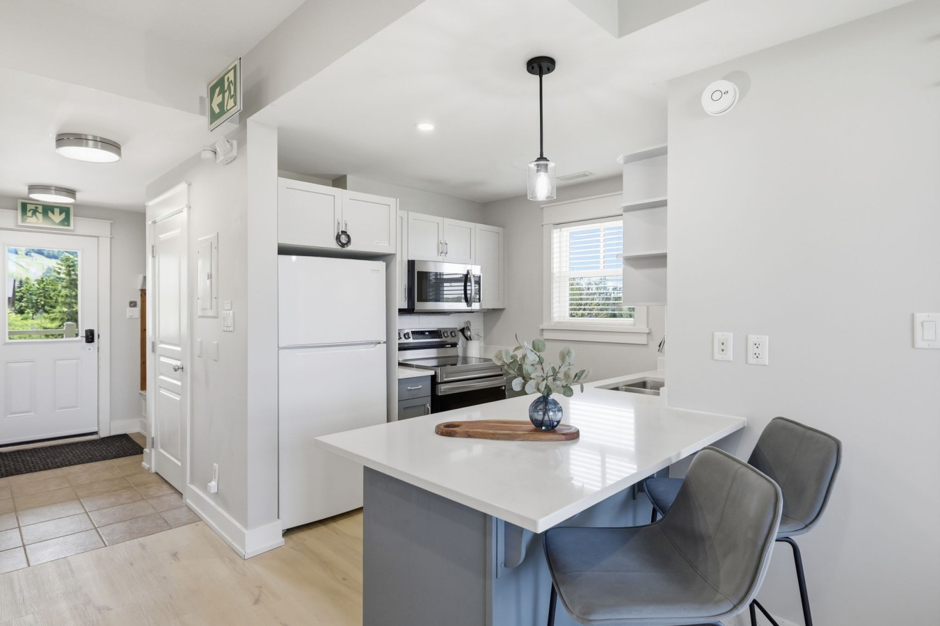 9-web-or-mls-125 Fairway Crt Unit 228-9
