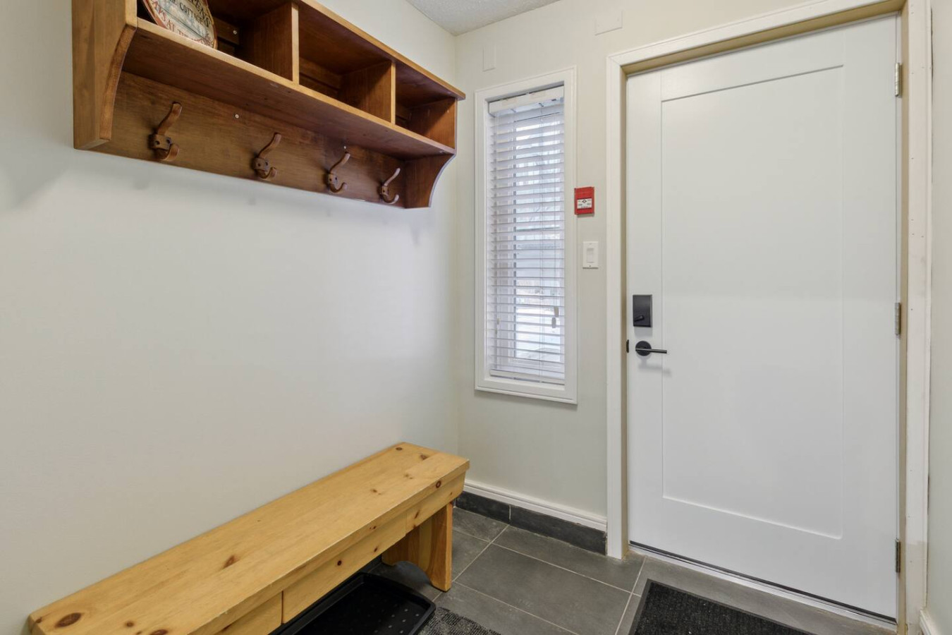 Ground-Floor Steps to Blue Mountain Home for 4 | Photo 21