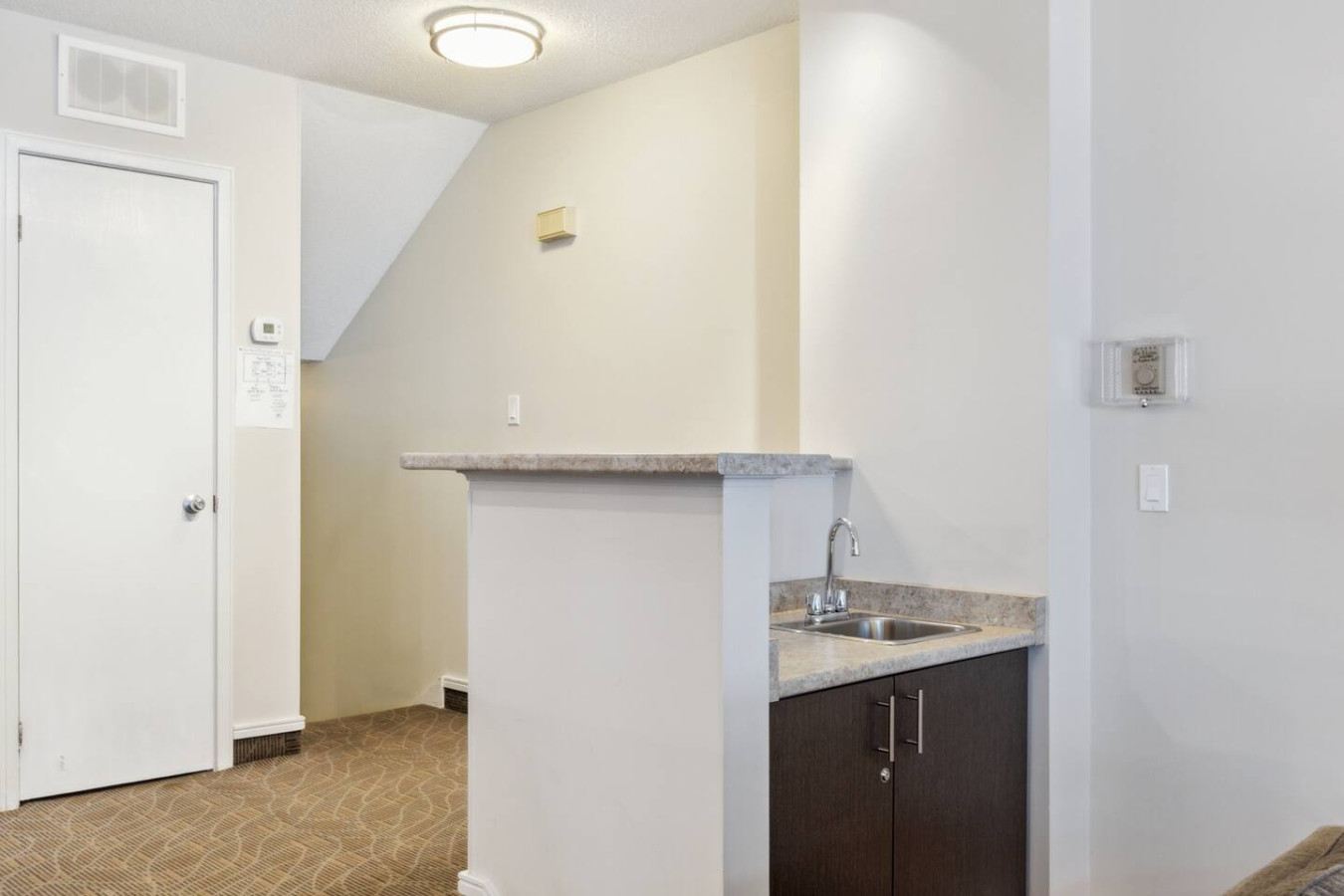 Ground-Floor Steps to Blue Mountain Home for 4 | Photo 13