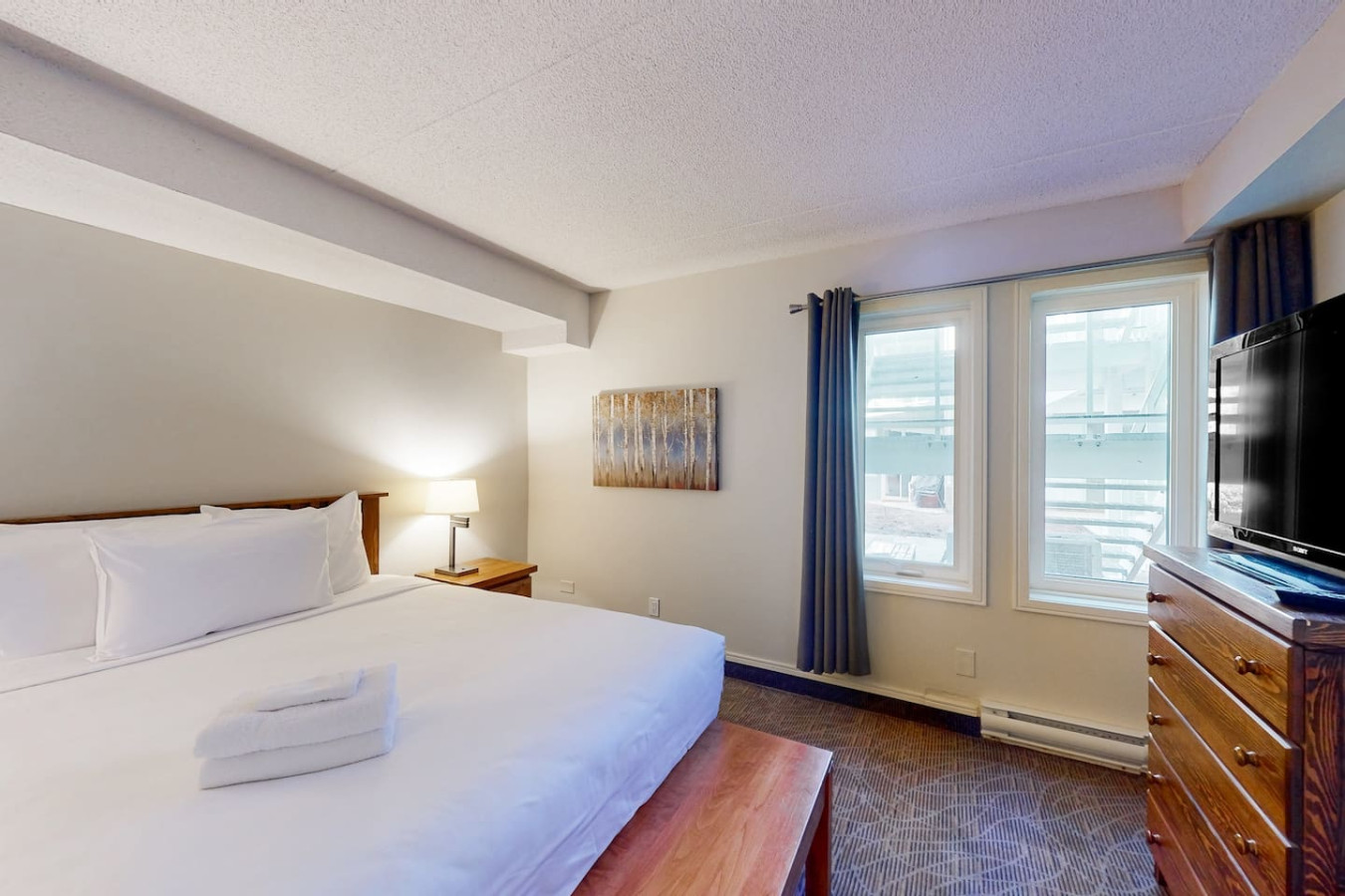 Ground-Floor Steps to Blue Mountain Home for 4 | Photo 17