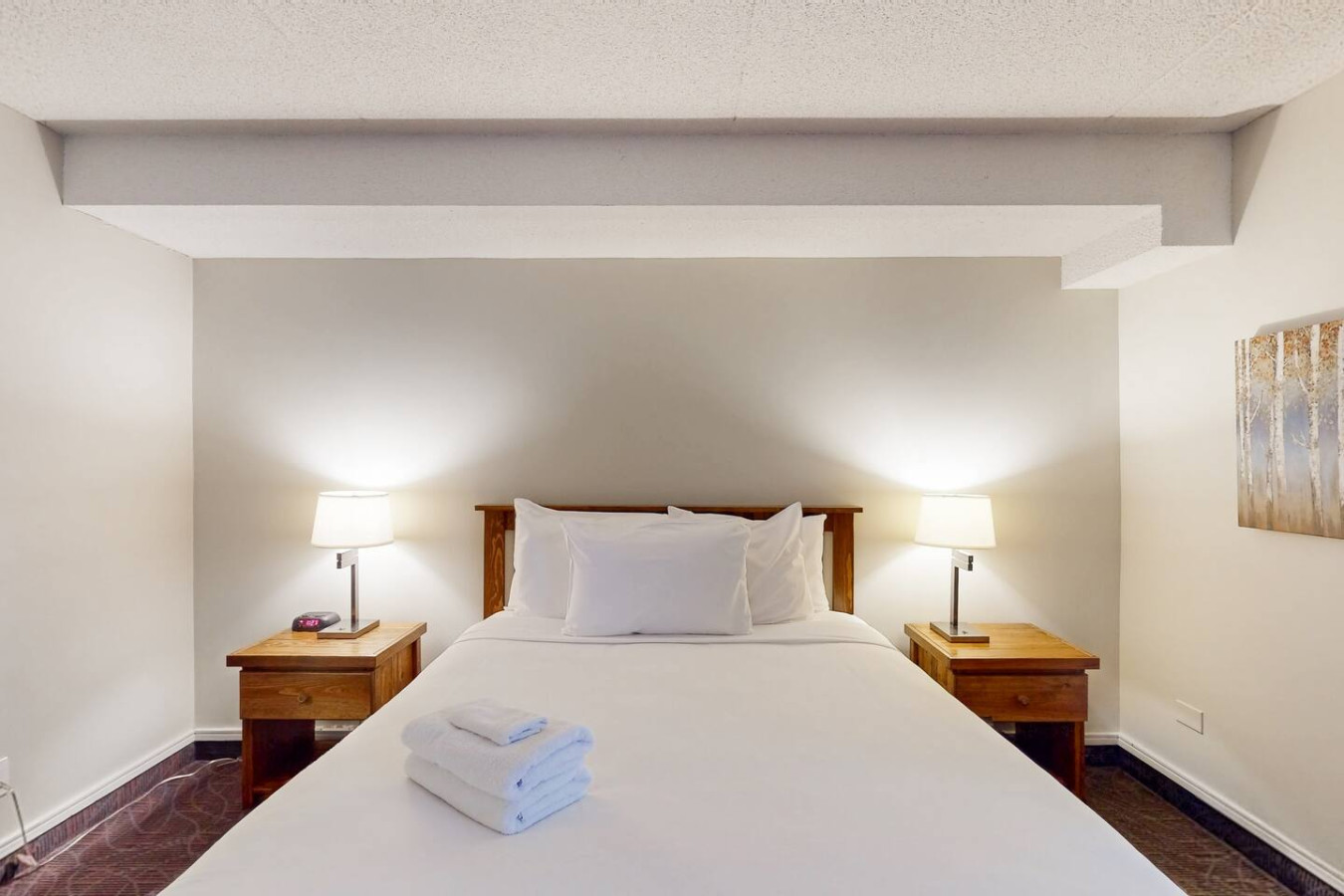 Ground-Floor Steps to Blue Mountain Home for 4 | Photo 2