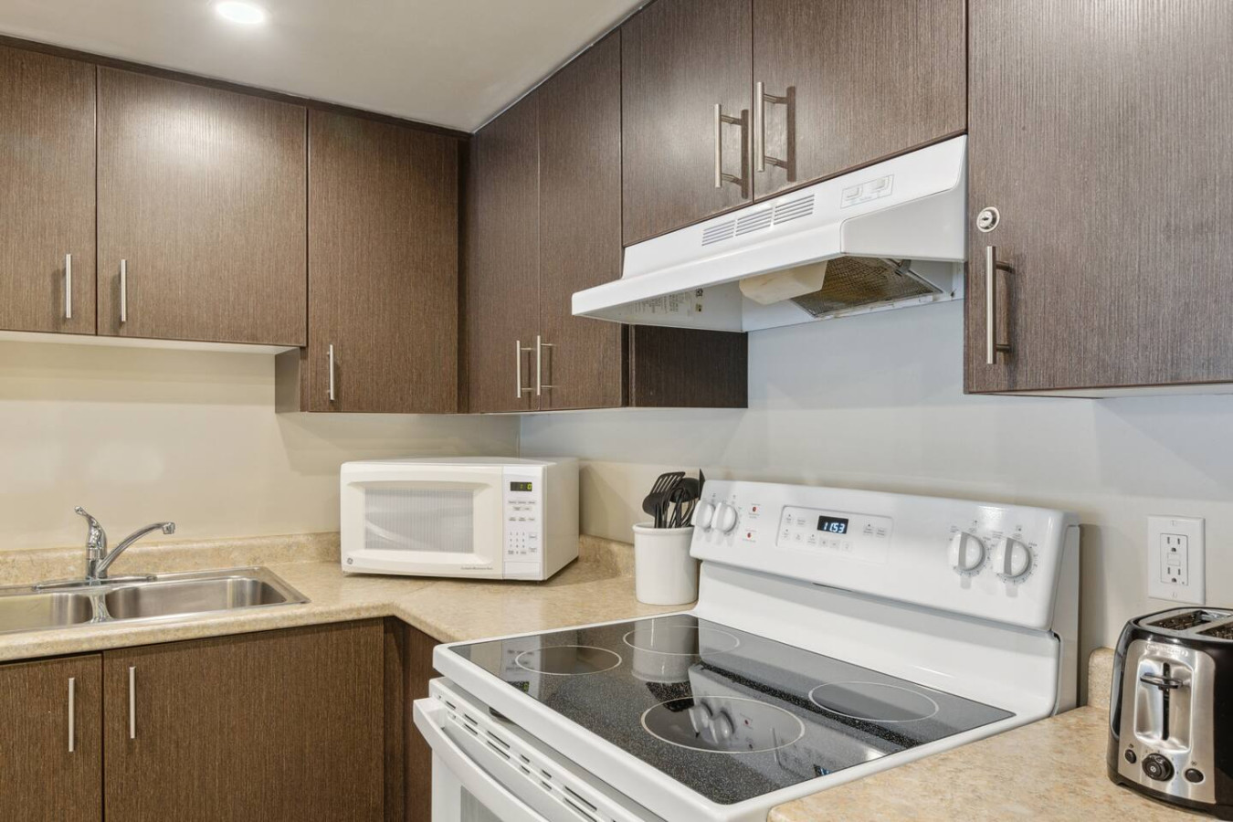 Ground-Floor Steps to Blue Mountain Home for 4 | Photo 12