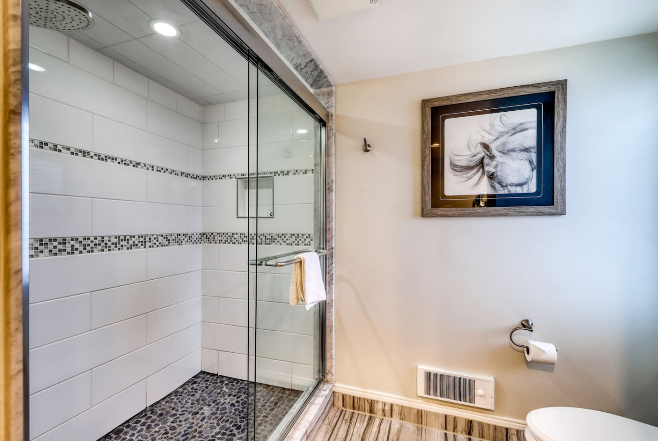 Heart of the Village Ground-Floor Condo for 7 | Photo 15