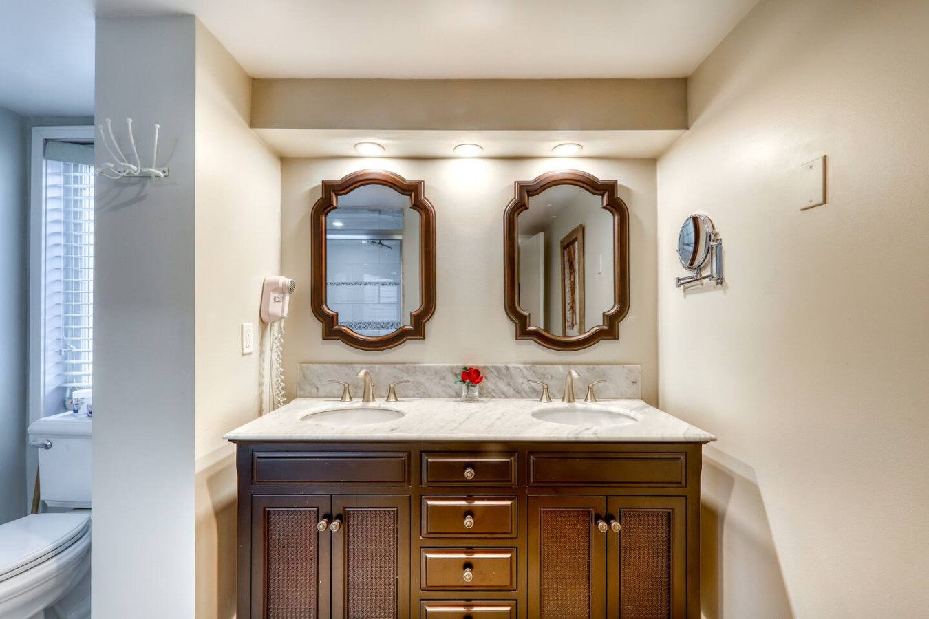 Heart of the Village Ground-Floor Condo for 7 | Photo 14