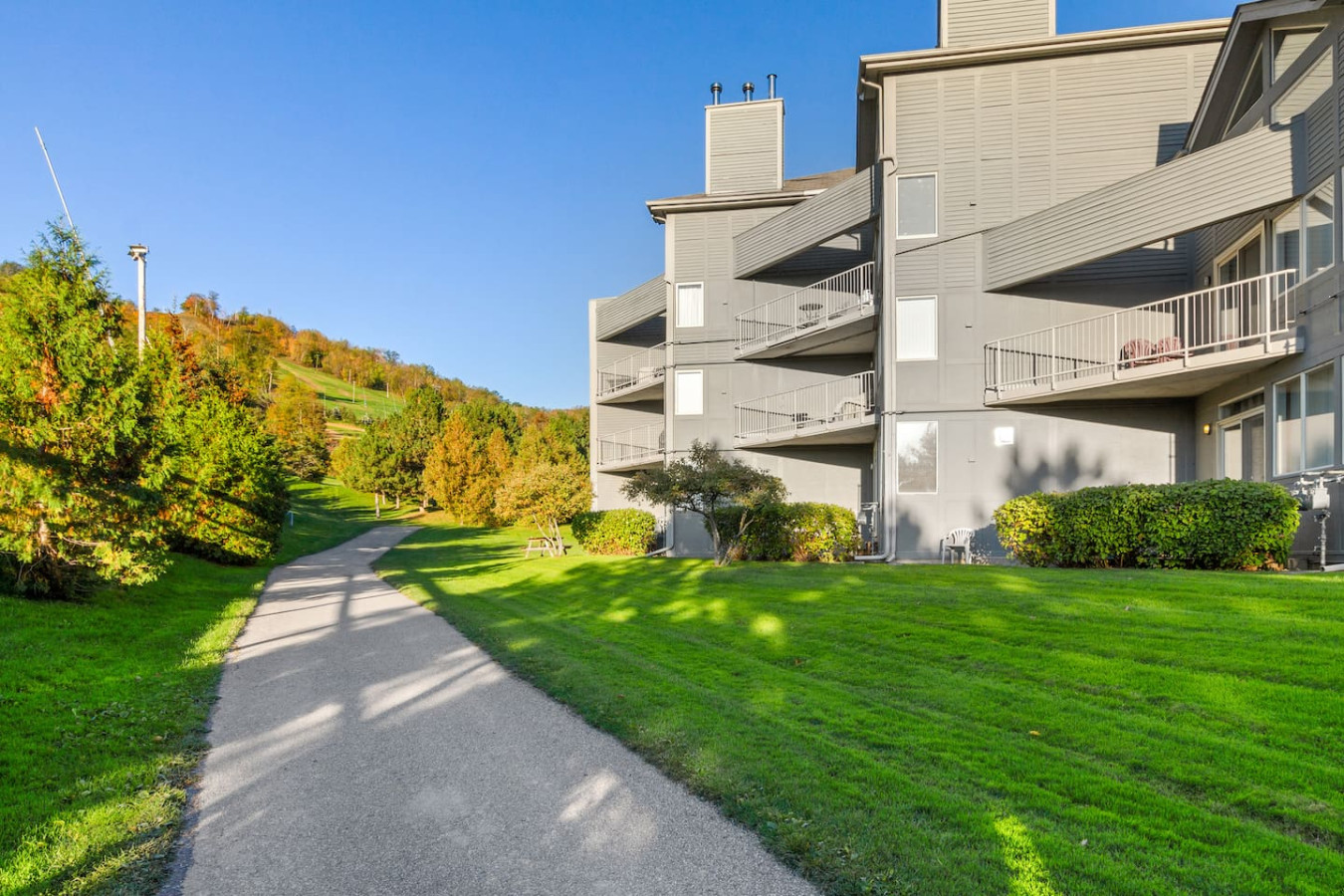 Heart of the Village Ground-Floor Condo for 7 | Photo 4