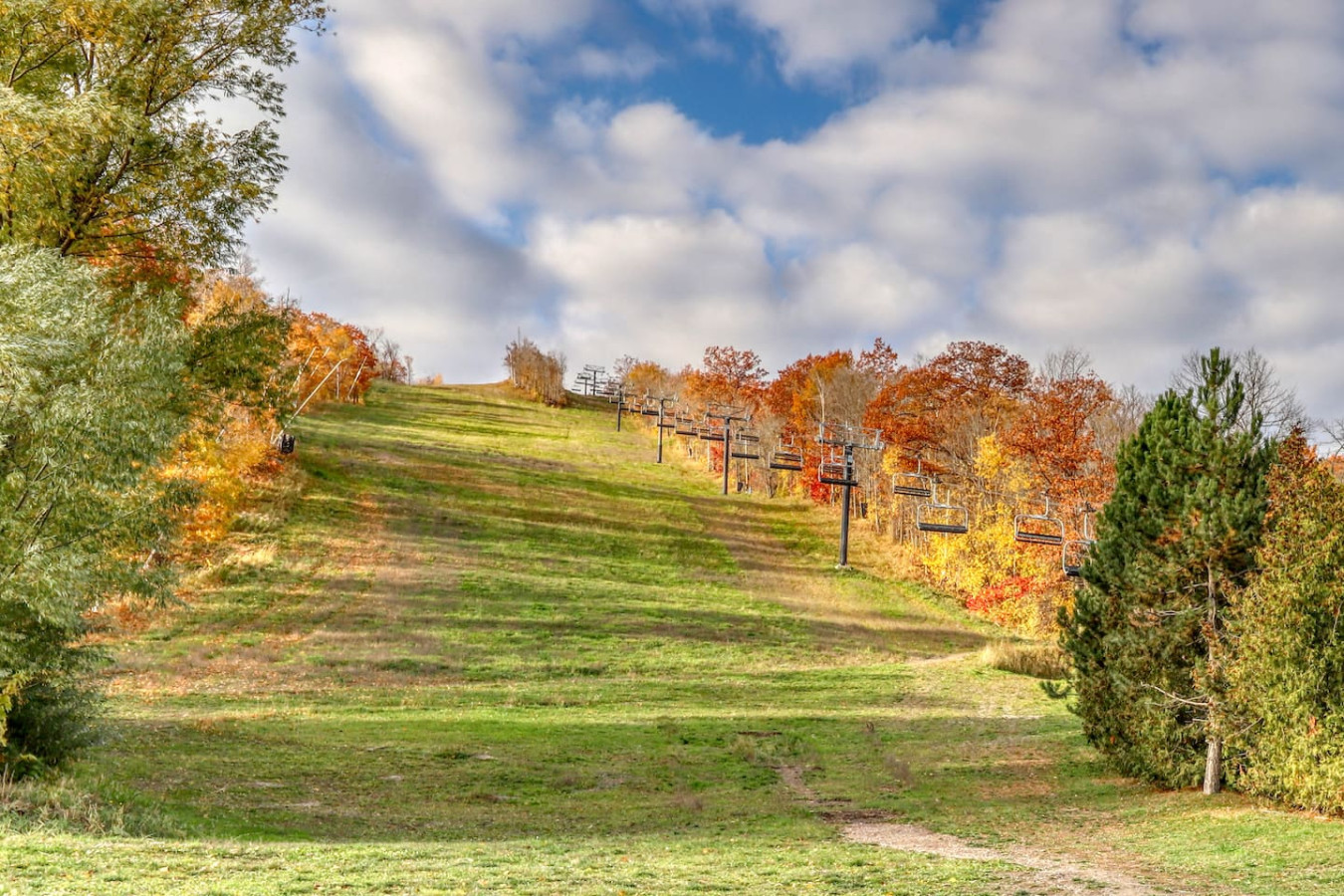 2BDR Blue Mountain Condo w/ 2 Private Balconies! | Photo 19