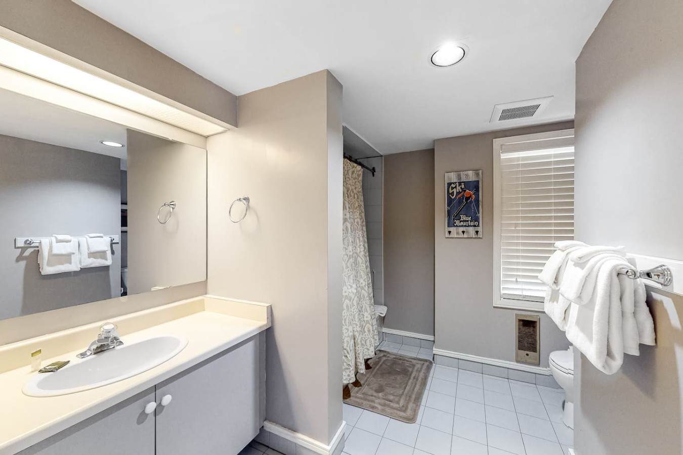 2BDR Blue Mountain Condo w/ 2 Private Balconies! | Photo 17