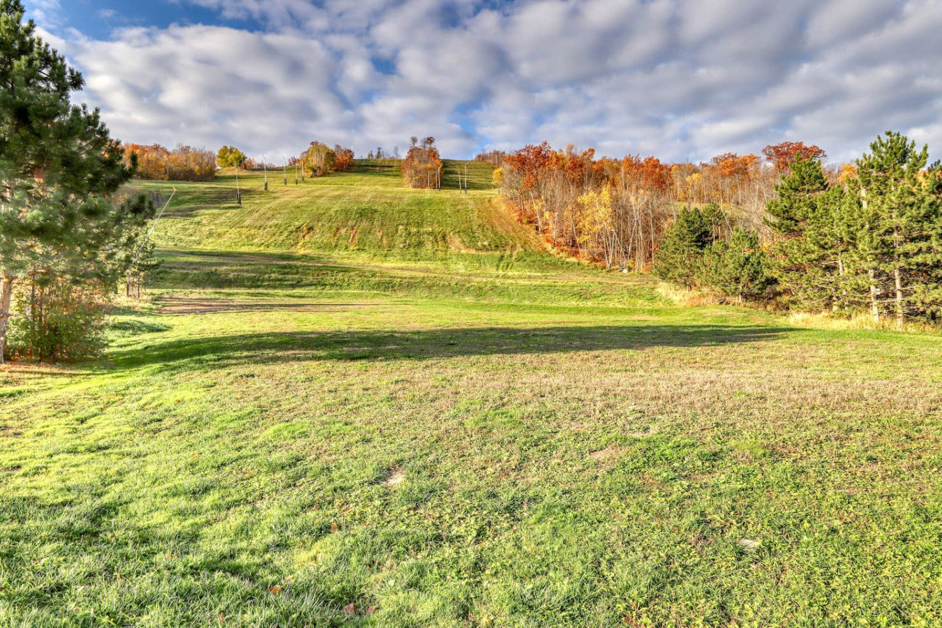 2BDR Blue Mountain Condo w/ 2 Private Balconies! | Photo 20