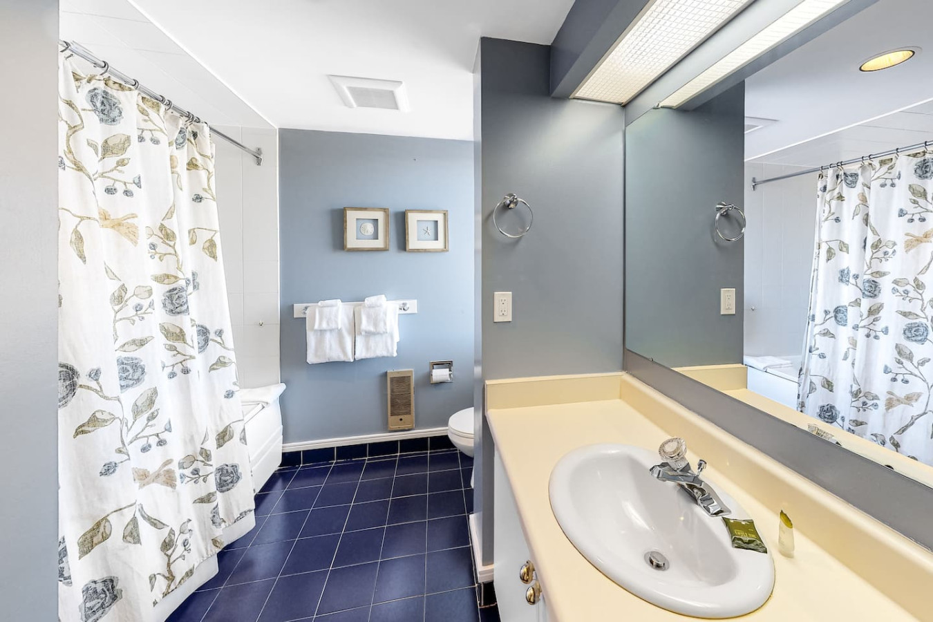 2BDR Blue Mountain Condo w/ 2 Private Balconies! | Photo 14