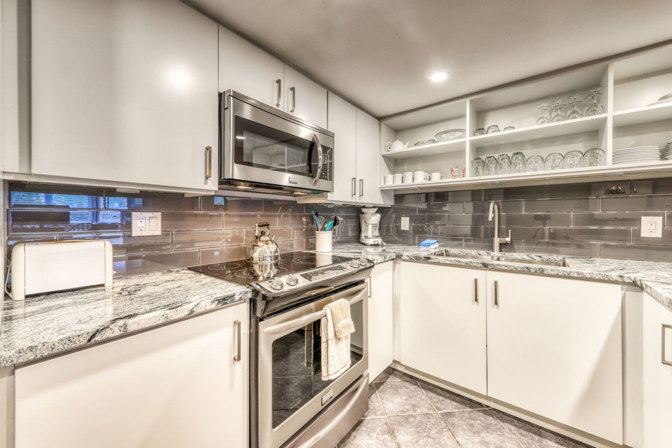 Family Blue Mountain Condo with Mountain Views | Photo 8