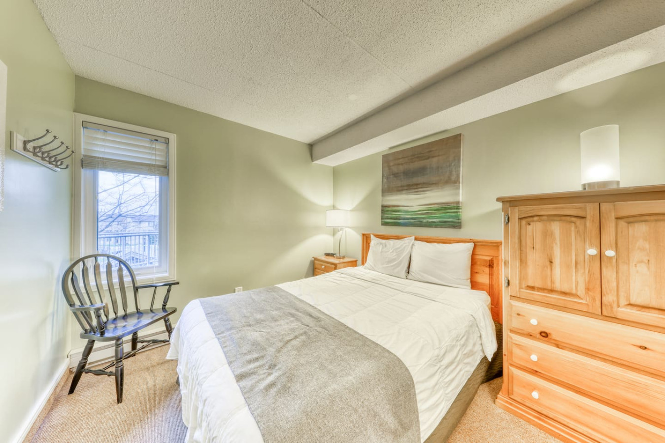 Family Blue Mountain Condo with Mountain Views | Photo 16