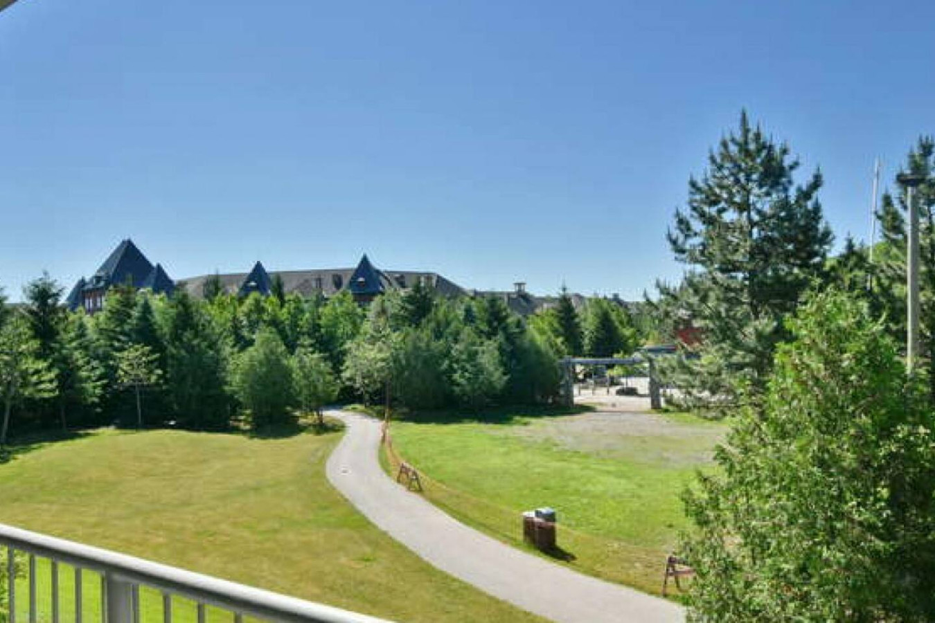 Family Blue Mountain Condo with Mountain Views | Photo 12