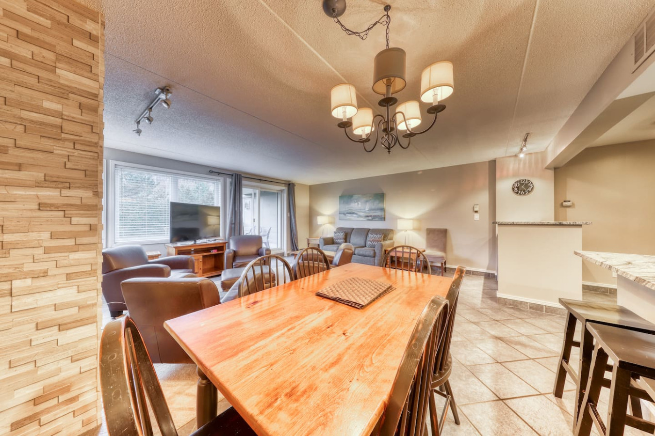 Family Blue Mountain Condo with Mountain Views | Photo 9