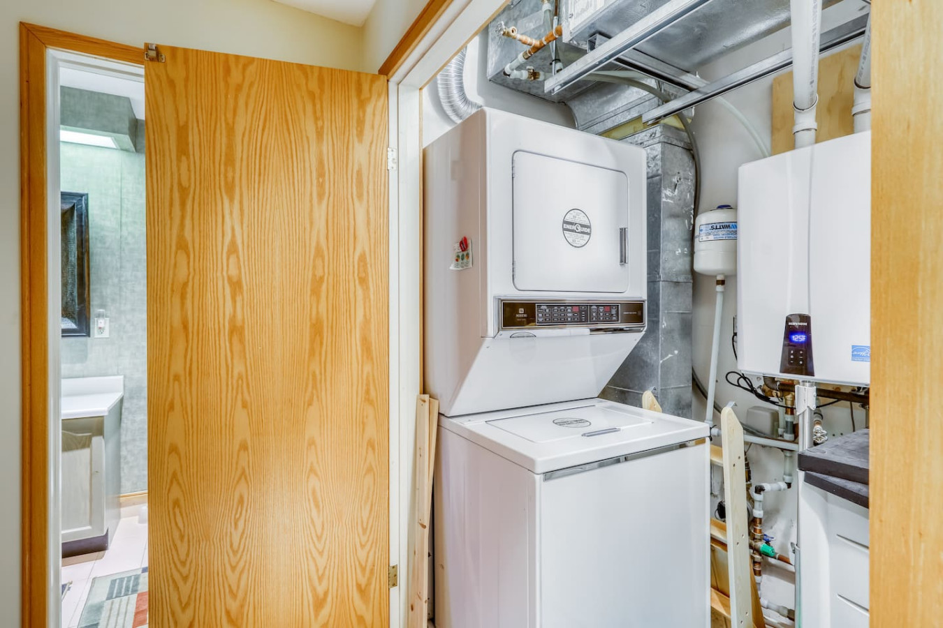 Bright & Spacious Condo, Mins to Blue & Mtn Views | Photo 17