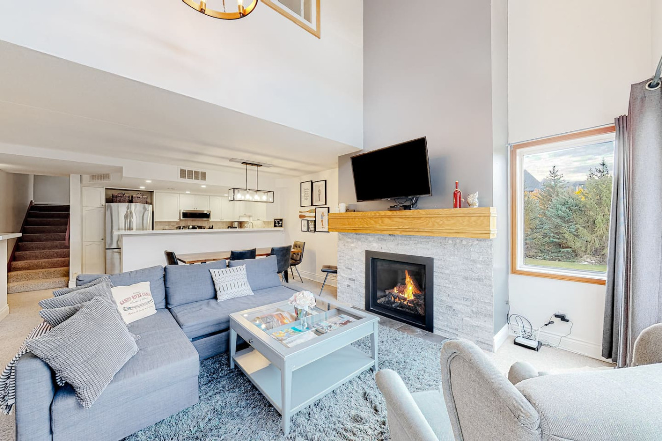 Bright & Spacious Condo, Mins to Blue & Mtn Views | Photo 6