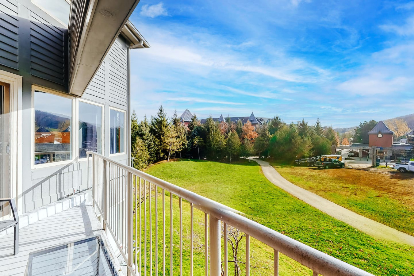 Bright & Spacious Condo, Mins to Blue & Mtn Views | Photo 19