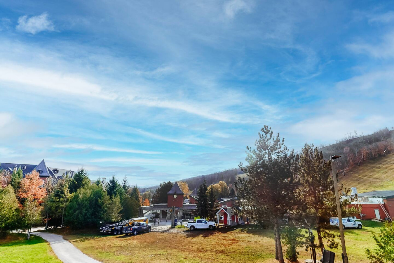 Bright & Spacious Condo, Mins to Blue & Mtn Views | Photo 22