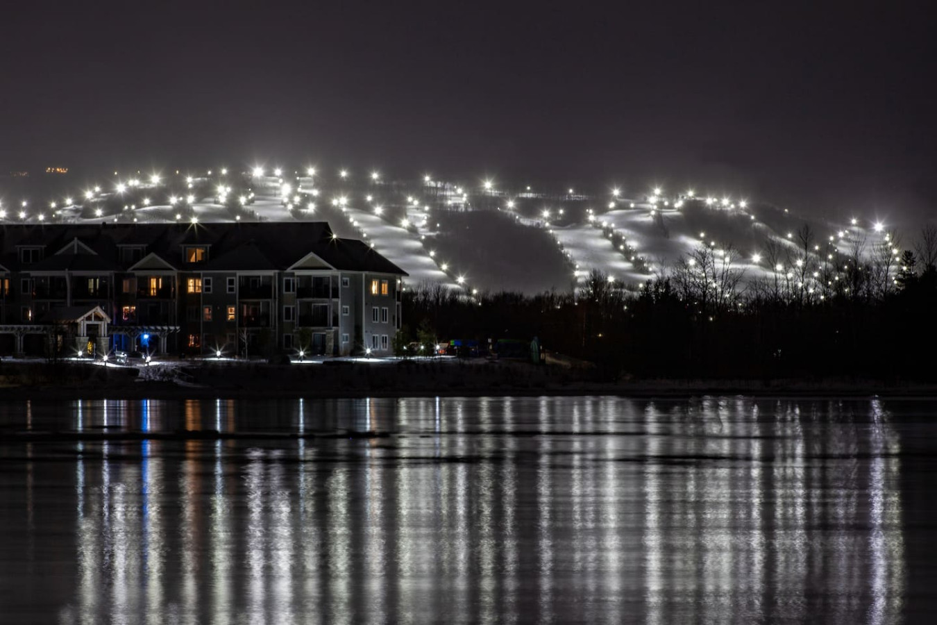 Bright & Spacious Condo, Mins to Blue & Mtn Views | Photo 31