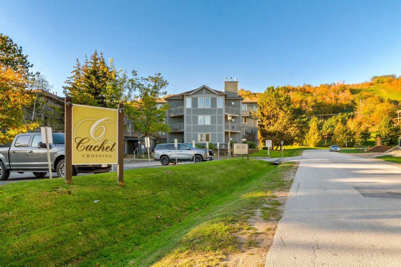 Bright & Spacious Condo, Mins to Blue & Mtn Views | Photo 23