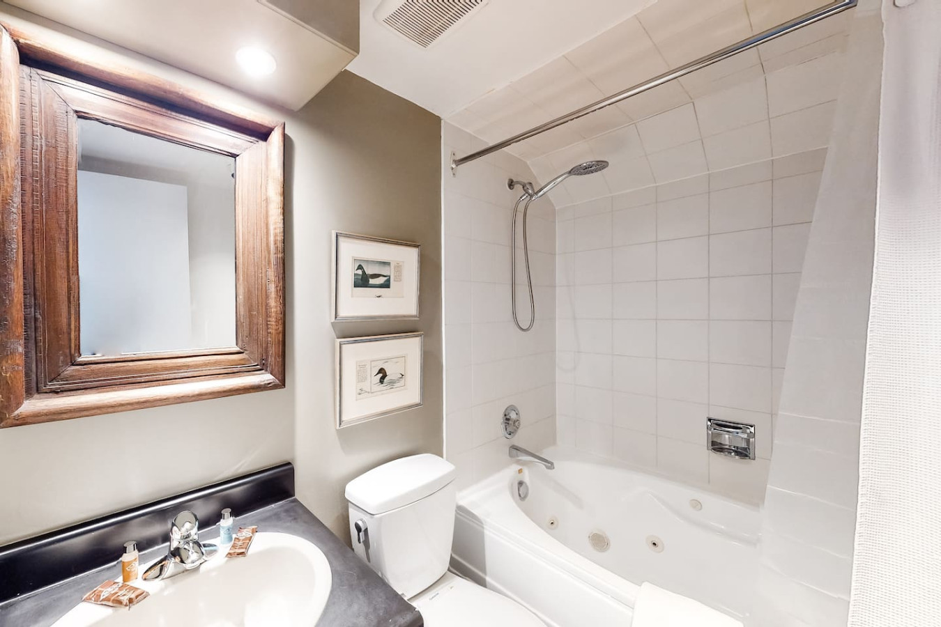 3BDR Condo | Mountain Side & Mins to Blue! | Photo 12