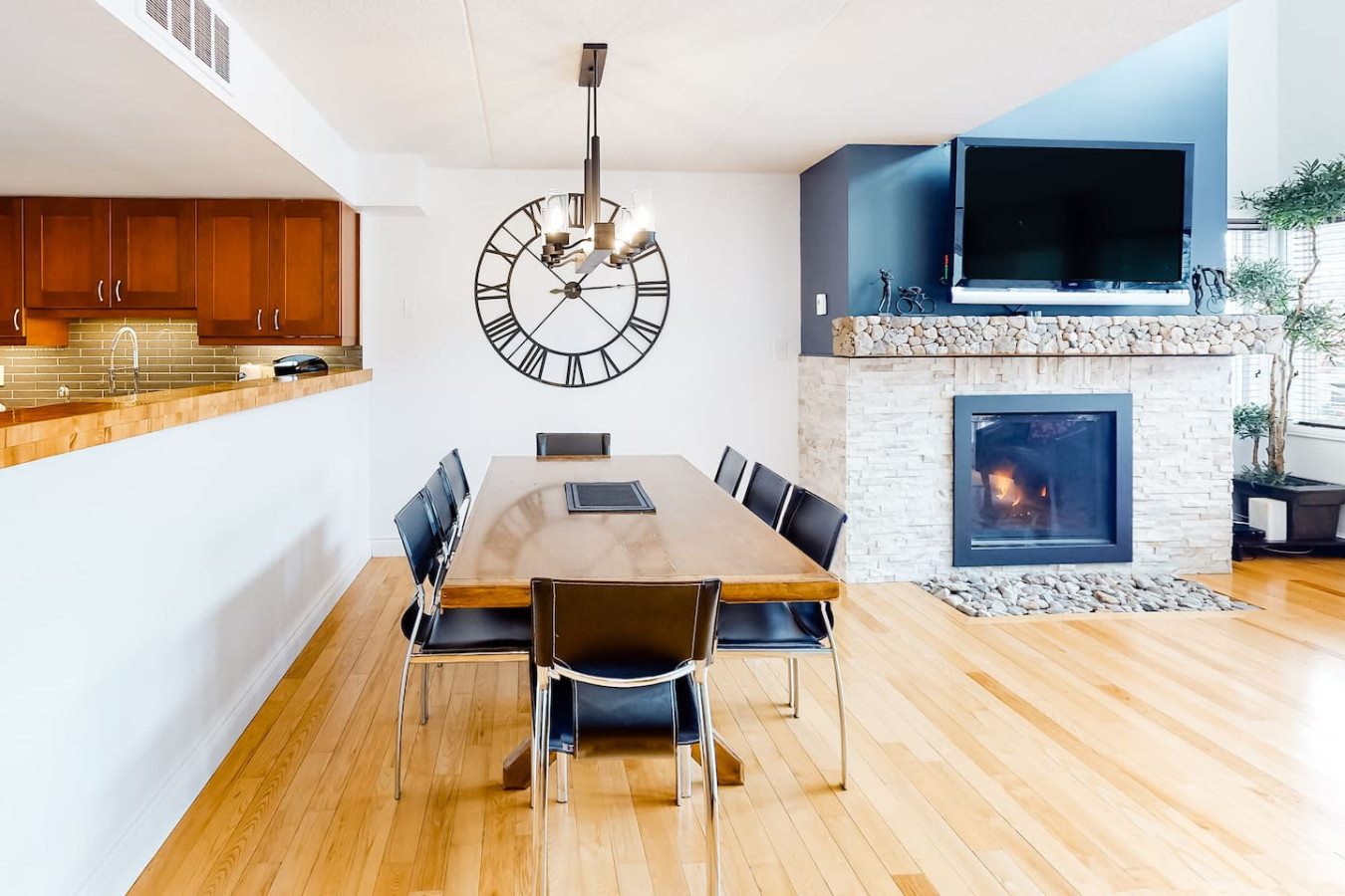 3BDR Condo | Mountain Side & Mins to Blue! | Photo 8