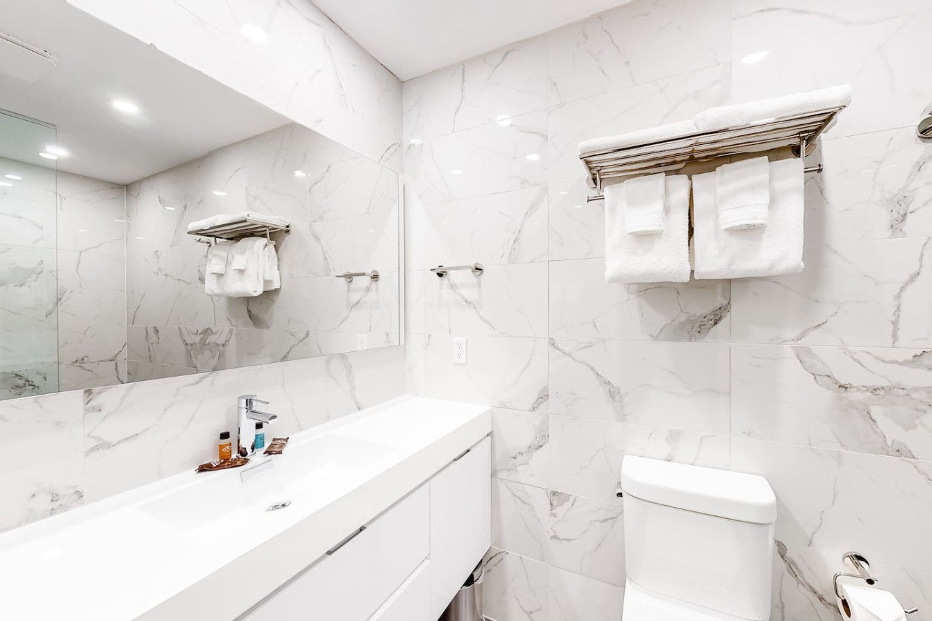 3BDR Condo | Mountain Side & Mins to Blue! | Photo 15