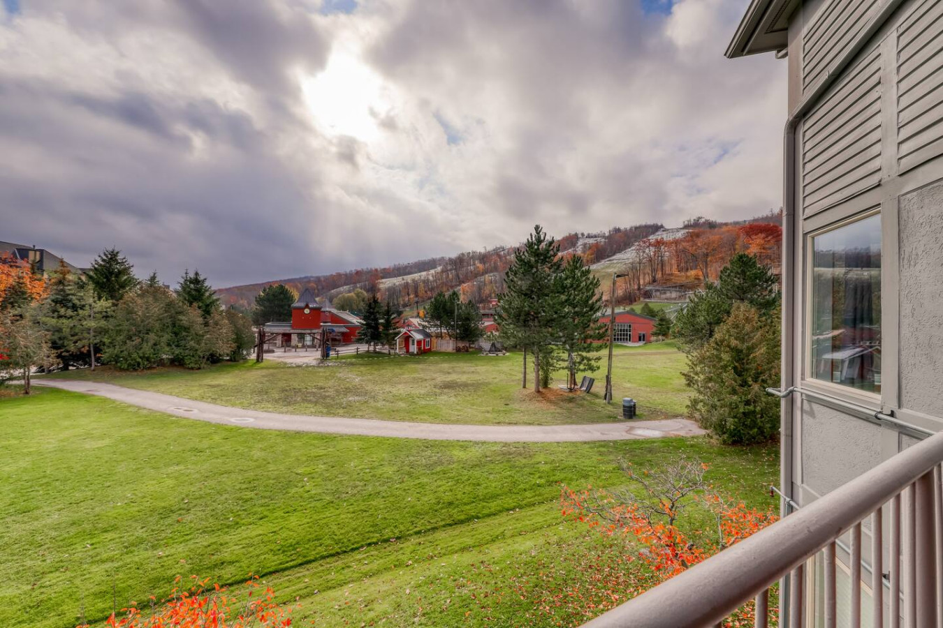 3BDR Condo | Mountain Side & Mins to Blue! | Photo 10