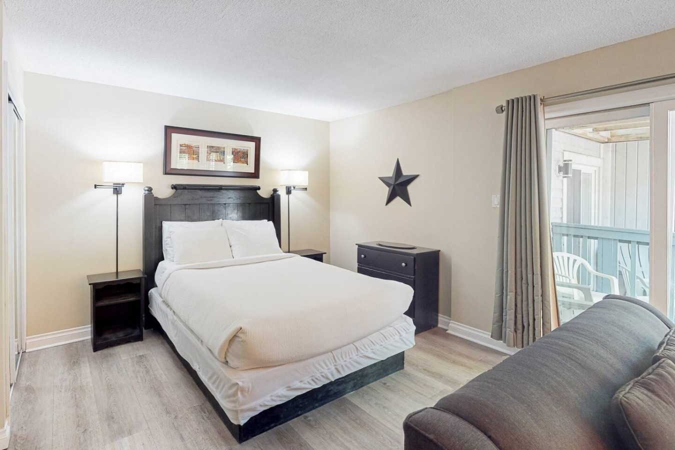 Cozy BM Studio | Pool, Hot Tub, Tennis | Photo 3