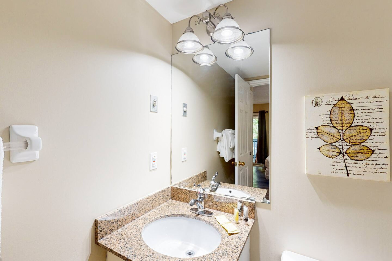 Cozy BM Studio | Pool, Hot Tub, Tennis | Photo 10