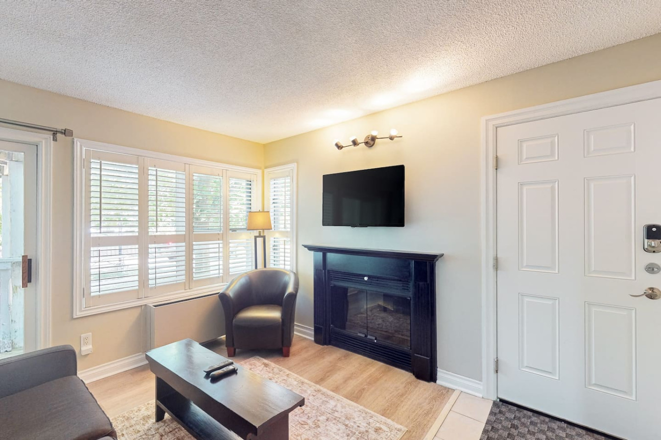 Cozy BM Studio | Pool, Hot Tub, Tennis | Photo 6