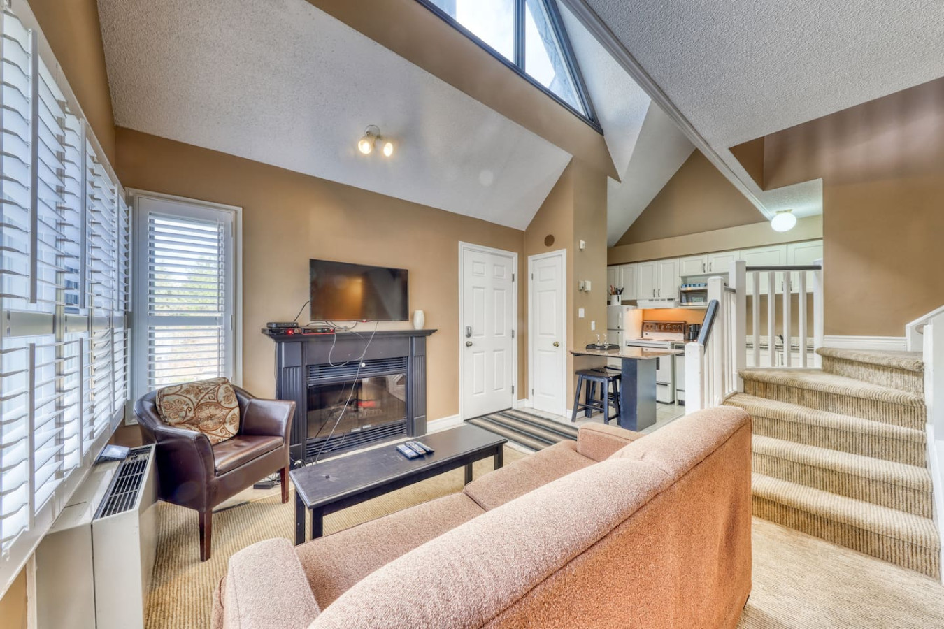 Spacious North Base Condo - Pool, Hot Tub, Tennis