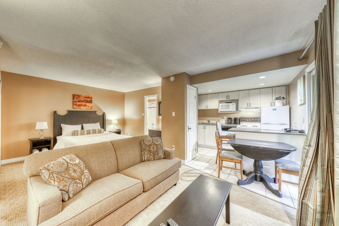 North Base Studio with Pool, Hot Tub, Tennis!