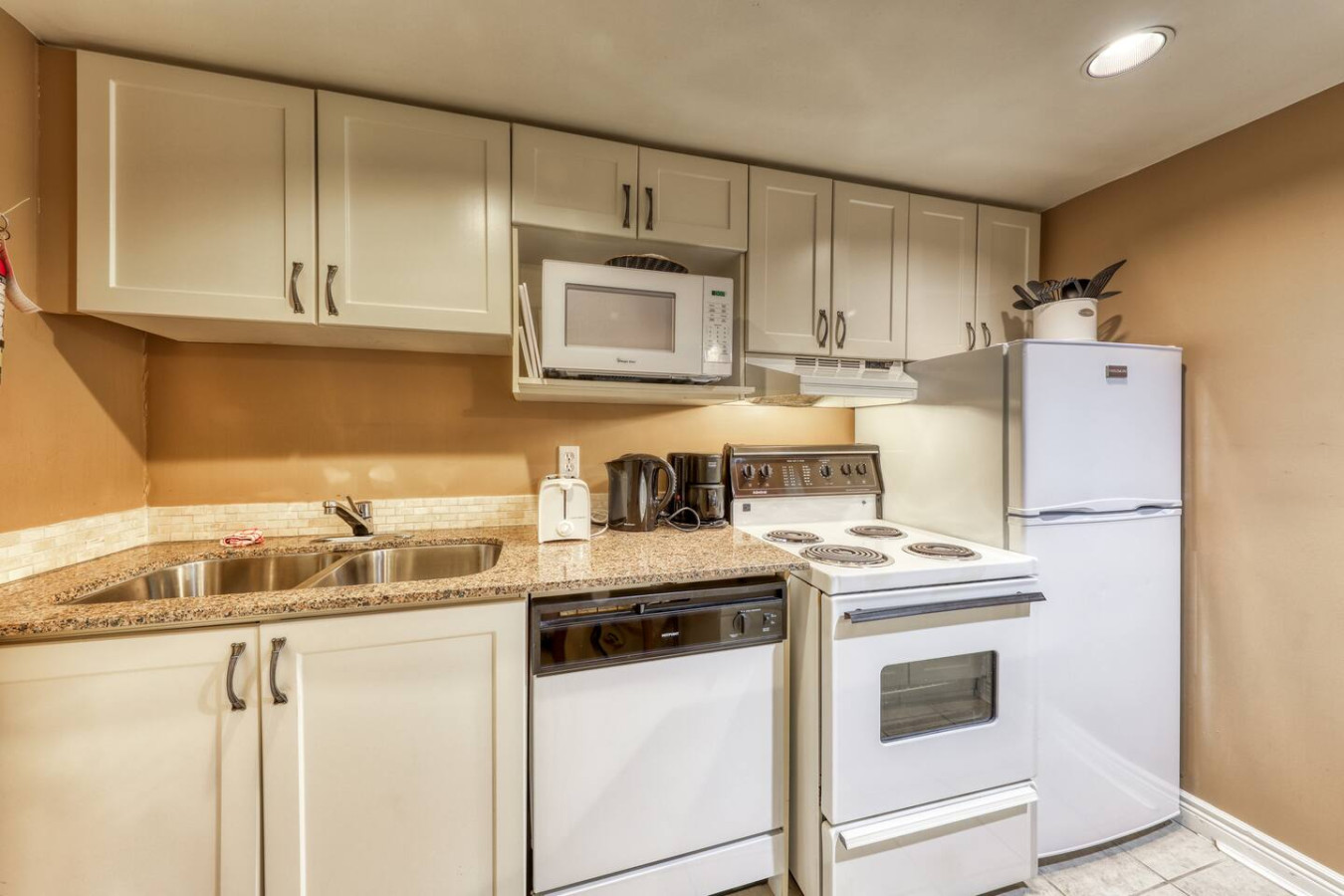 North Base Studio with Pool, Hot Tub, Tennis! | Photo 9