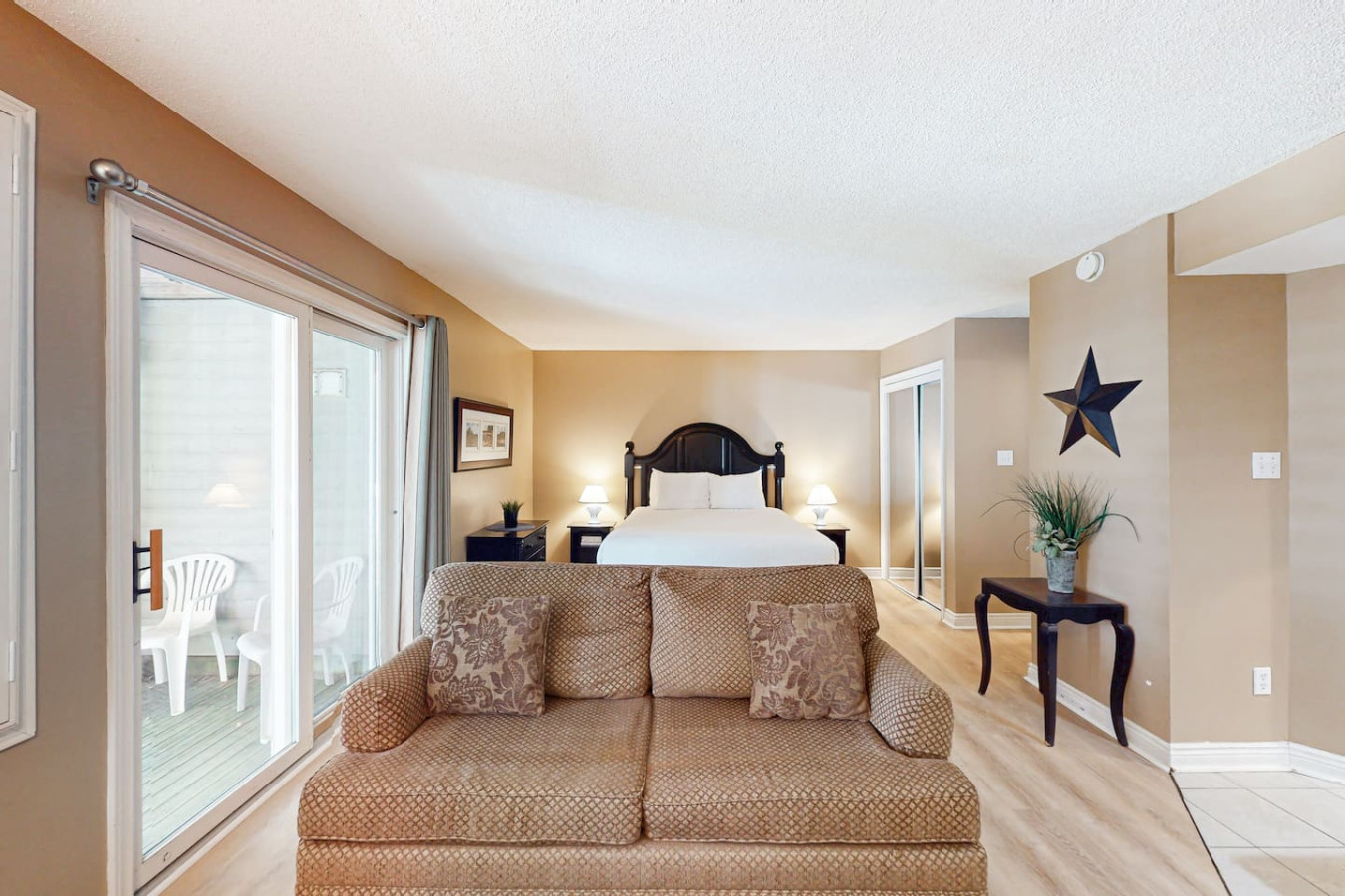 BM Studio w/ Large Patio | Pool, Hot Tub, Tennis | Photo 8