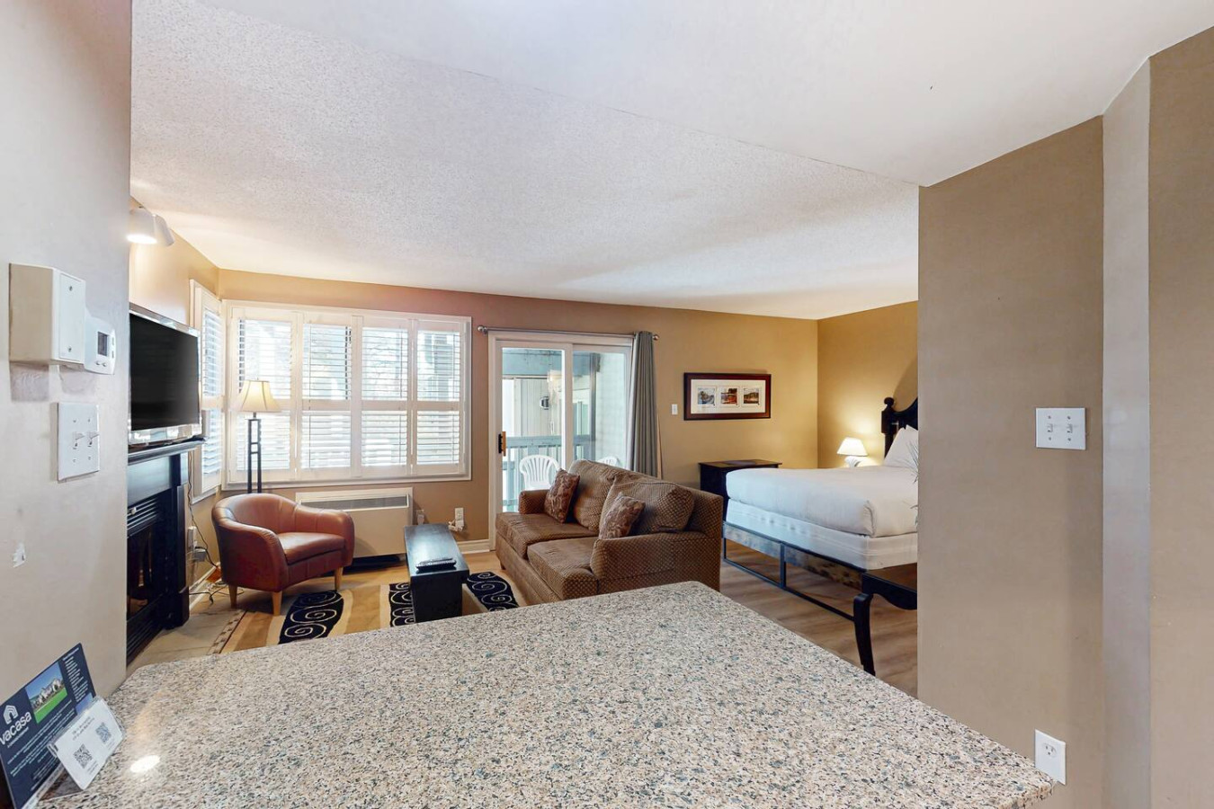 BM Studio w/ Large Patio | Pool, Hot Tub, Tennis | Photo 9