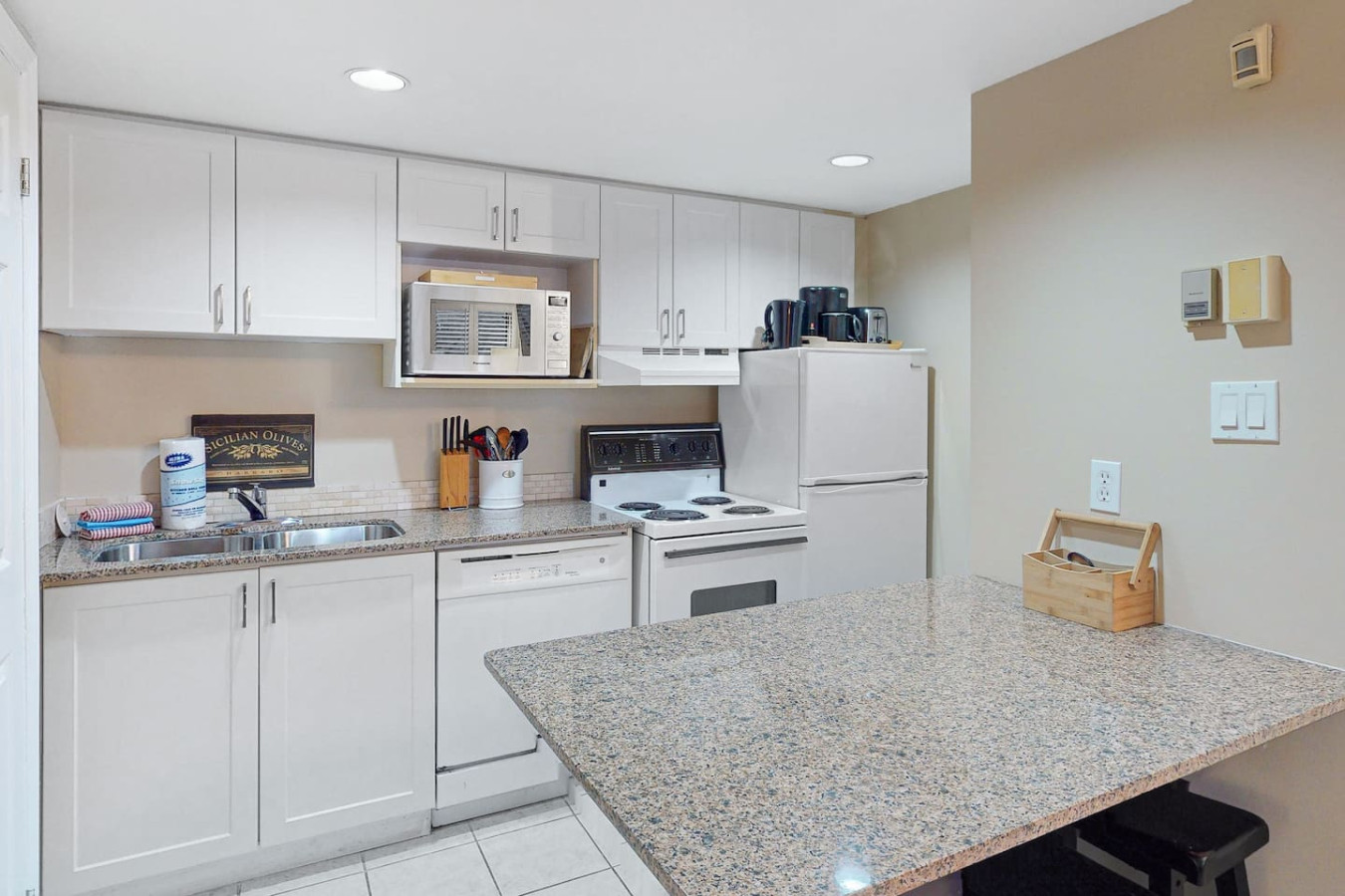 Ground Level, Mtnside w/ Pool, Hot Tub, Tennis! | Photo 2