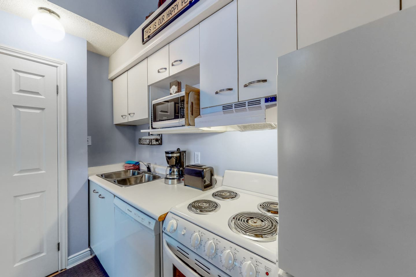 Hideaway at North Creek w/ Hot Tub, Tennis, Pool! 8