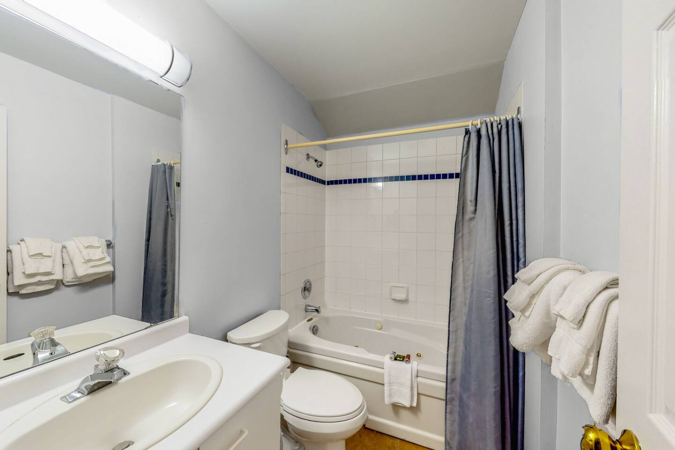 Hideaway at North Creek w/ Hot Tub, Tennis, Pool! 13