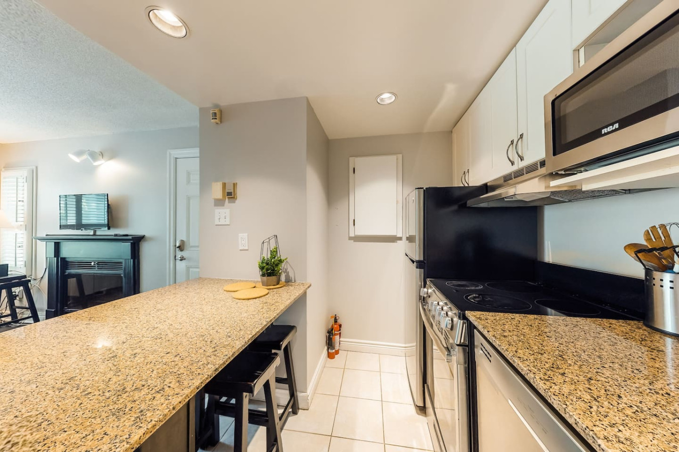 Studio 208 with Pool, Hot Tub, and Tennis Courts | Photo 13