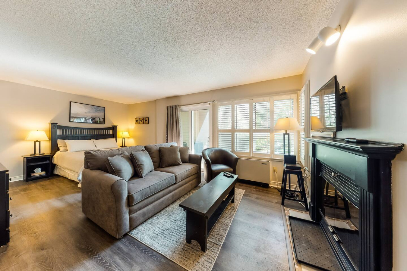 Studio 208 with Pool, Hot Tub, and Tennis Courts